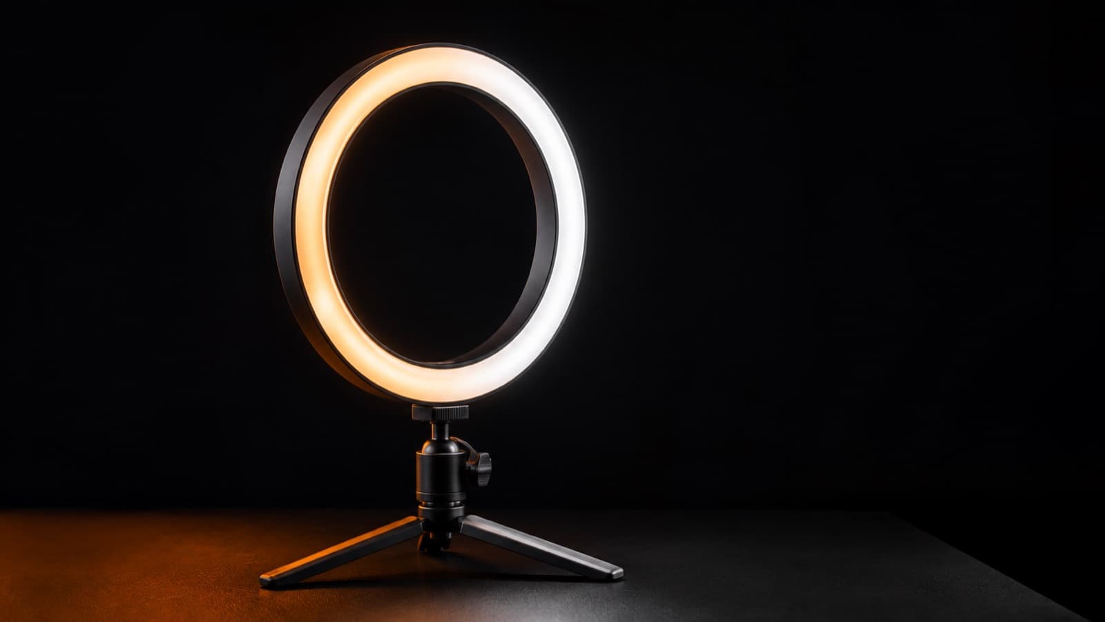 Ring light bi-color num tripé de mesa